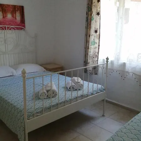 Bed & Breakfast Defne Ev