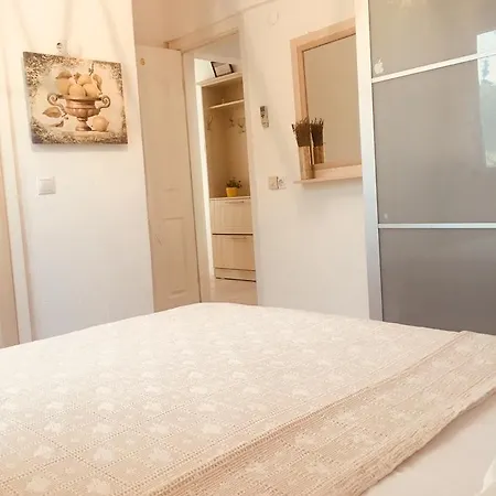 Defne Ev Bed & Breakfast