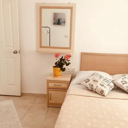 Defne Ev Bed & Breakfast *